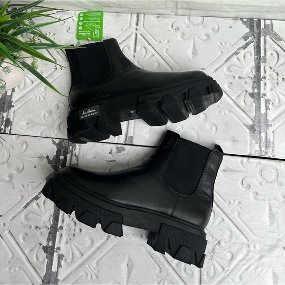 Sam Edelman
Daelyn Lug-Sole Leather Boots women size 9 gently used - Picture 7 of 17